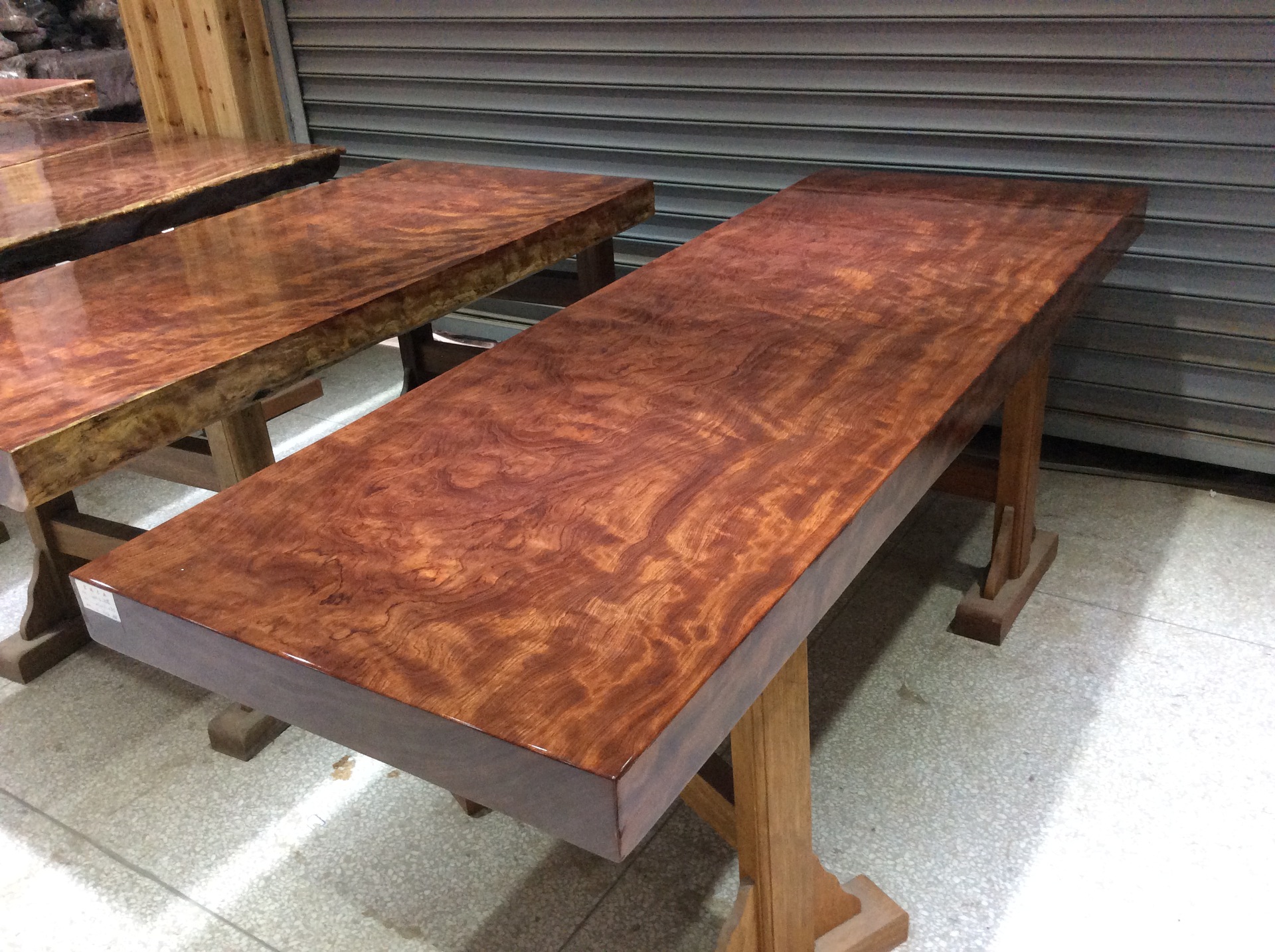 首页 红木家具 红木桌案 红木茶桌 >巴西花梨原木巴花实木大板 红木