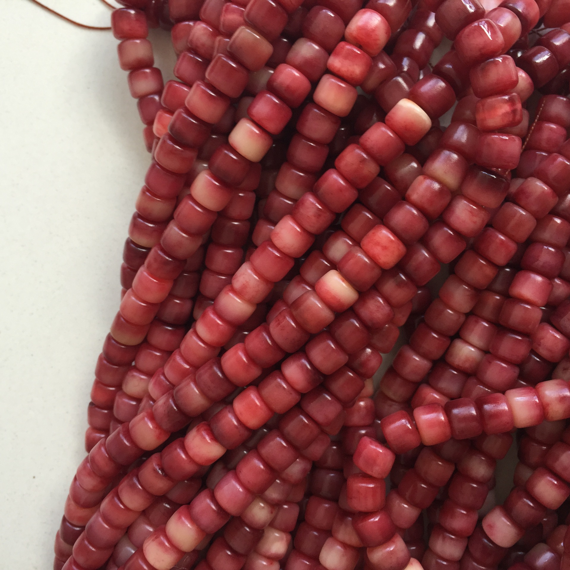 厂家批发驼骨血料精品佛珠念珠108颗桶珠7x9