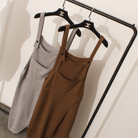 针织连衣裙_裙型:一步裙_款式:背带款_针织连