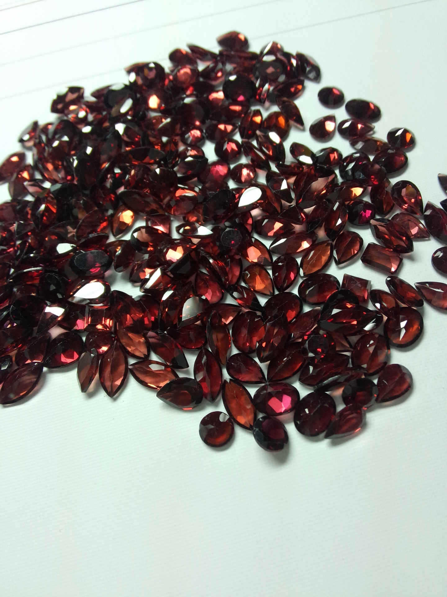 天然莫桑比克石榴石 裸石戒面 枕形5mm a货 宝石工厂直供