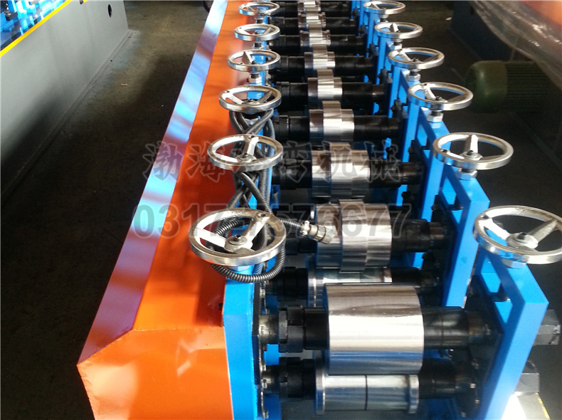 全自动u型龙骨生产设备 卡式龙骨加工机器 吊顶主龙骨冷轧成型机