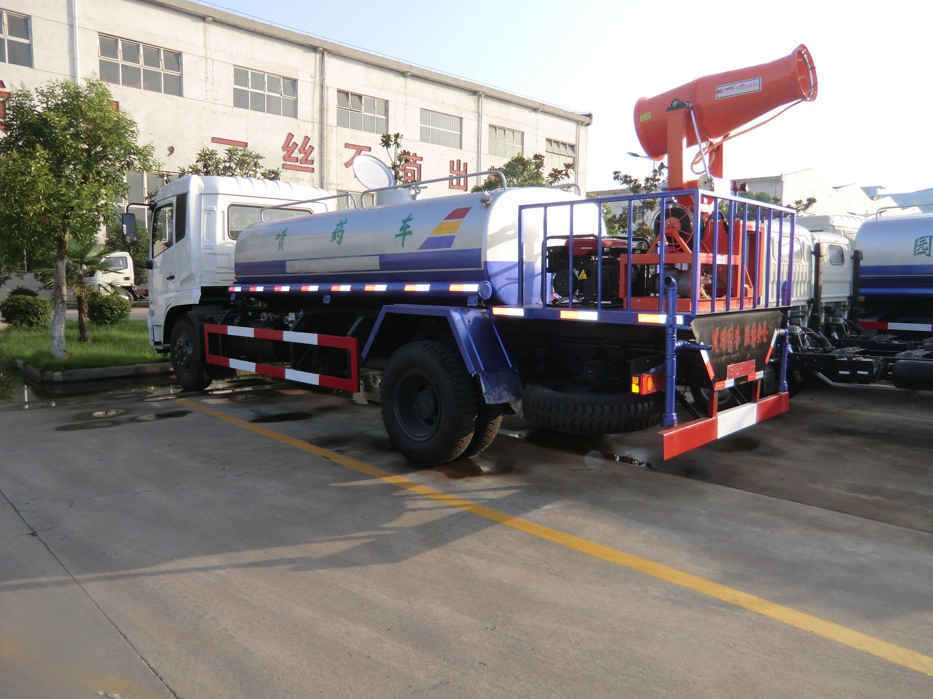 首页 机械设备 农业机械 喷药车 >厂家提供多功能喷药车,玉米高架喷药