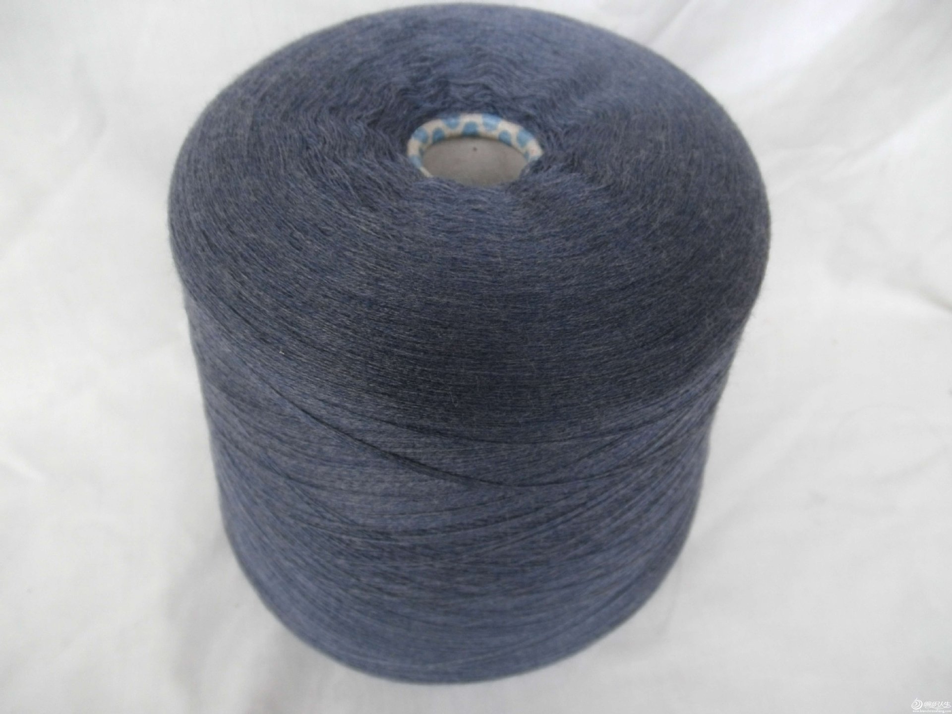 现货供应 羊绒人棉混纺纱线 气流纺苏拉纺纱线 纺织纱线