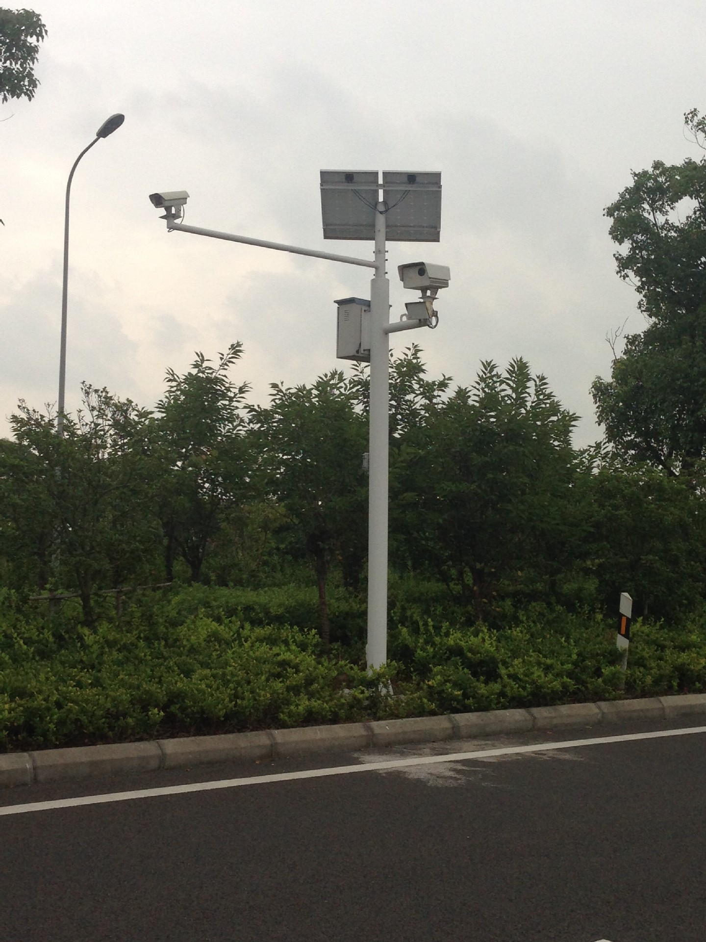 现货低价优惠供应窄波测速雷达雷达测速仪卡口雷达精确定位抓拍