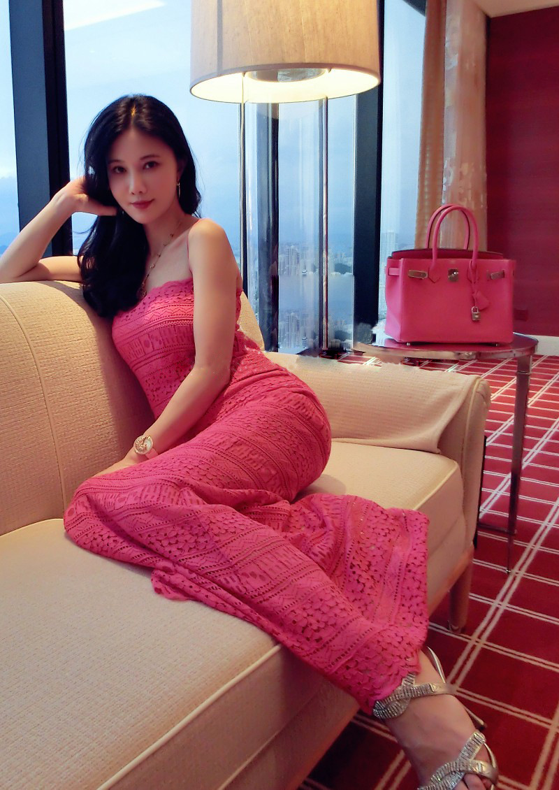 春夏季欧洲站爆款女装刘钰懿 呛口小辣椒 同款 吊带蕾丝连衣长裙