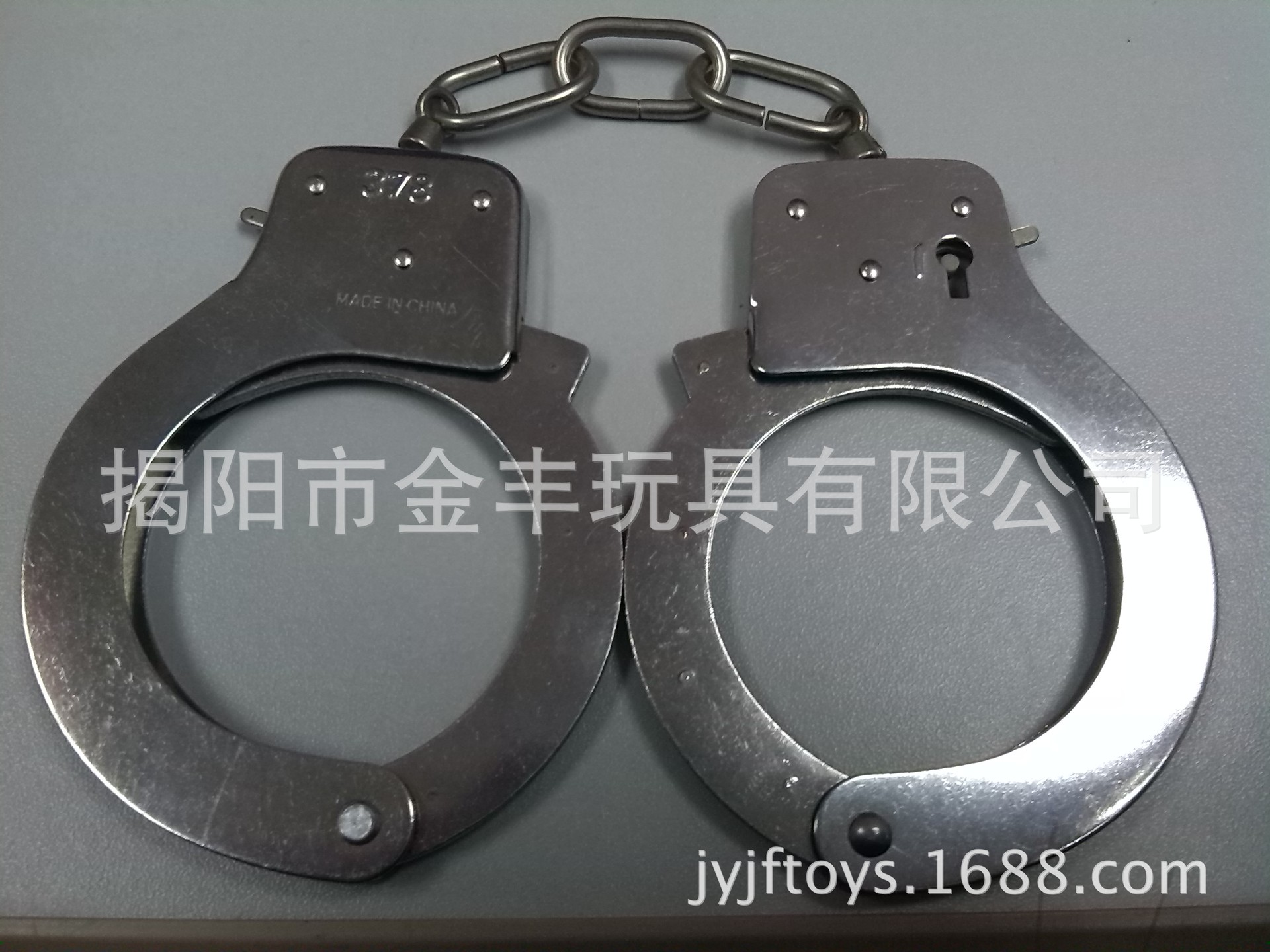 厂家直销 金属儿童玩具手铐 仿真过家家玩具手铐 情趣手铐