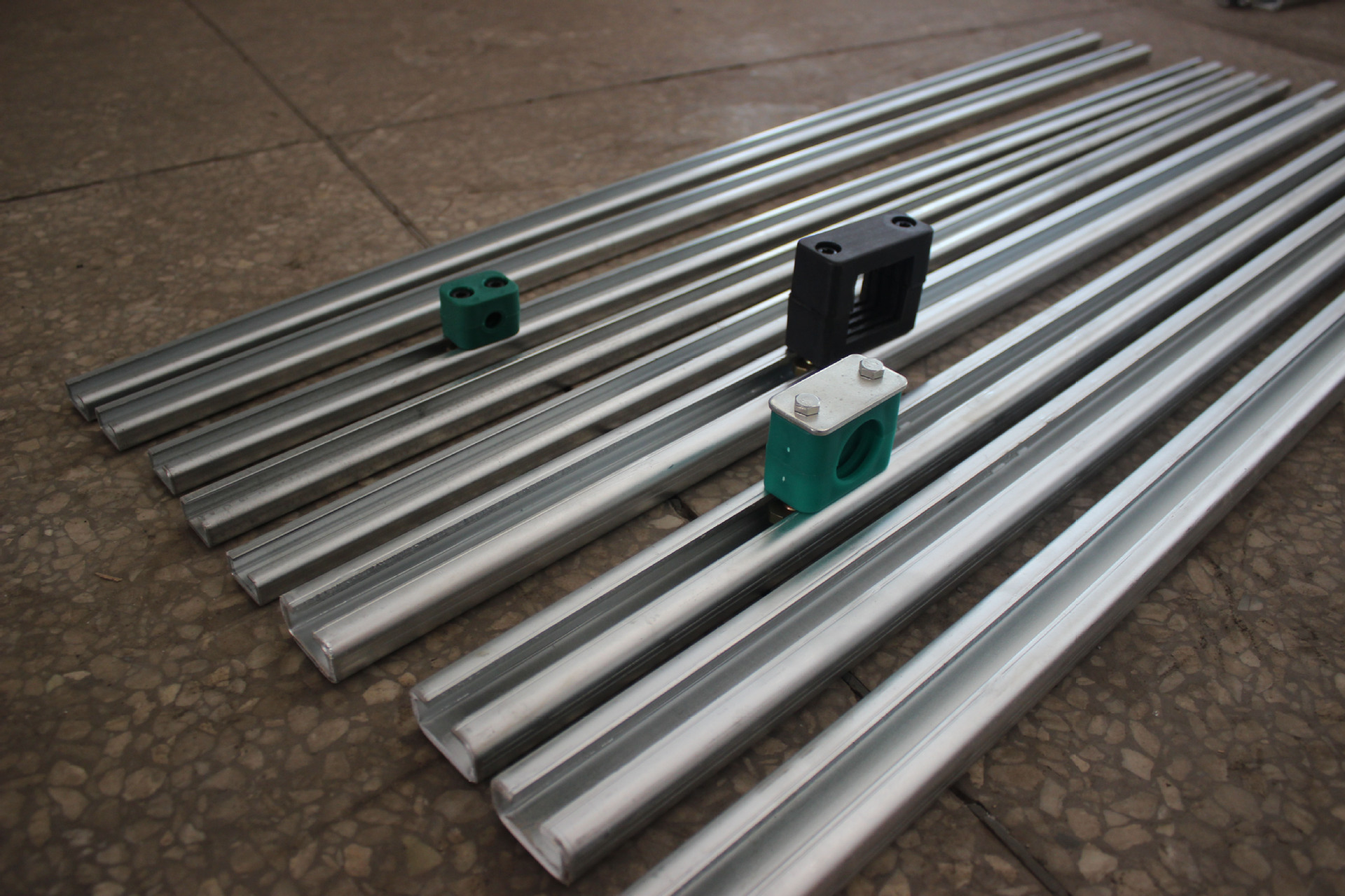 din3015标准 stsv40*22*5 碳钢镀锌管夹重型导轨 c型钢滑槽 轨道