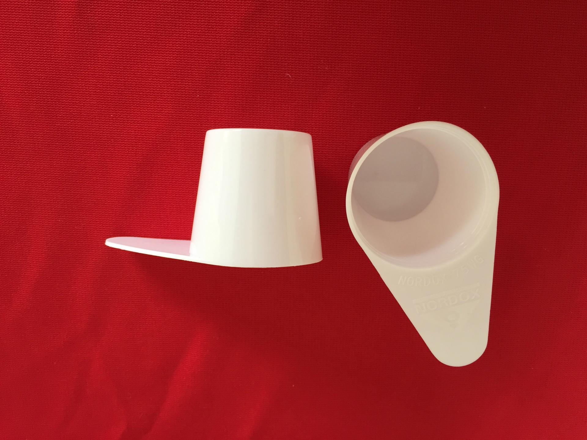 厂家直销25ml塑料杯 带把量杯 pp塑料杯欢迎来电咨询