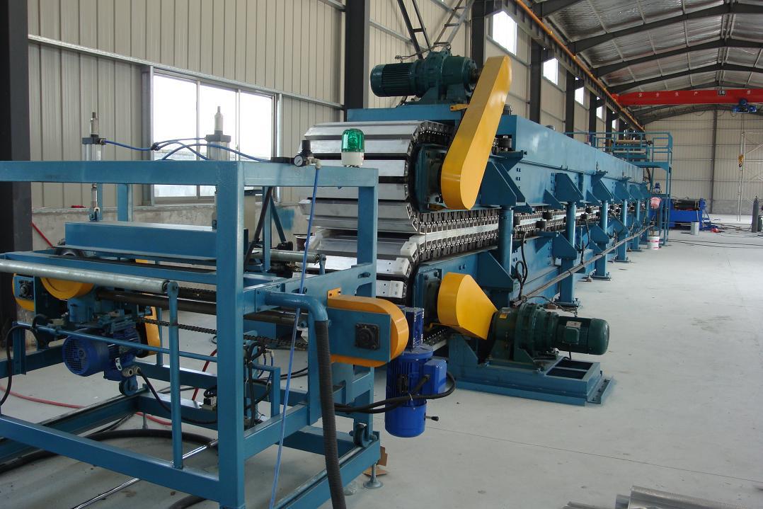 供应优质 泡沫瓦机950型岩棉复合板生产设备数控夹芯板生产线瓦机