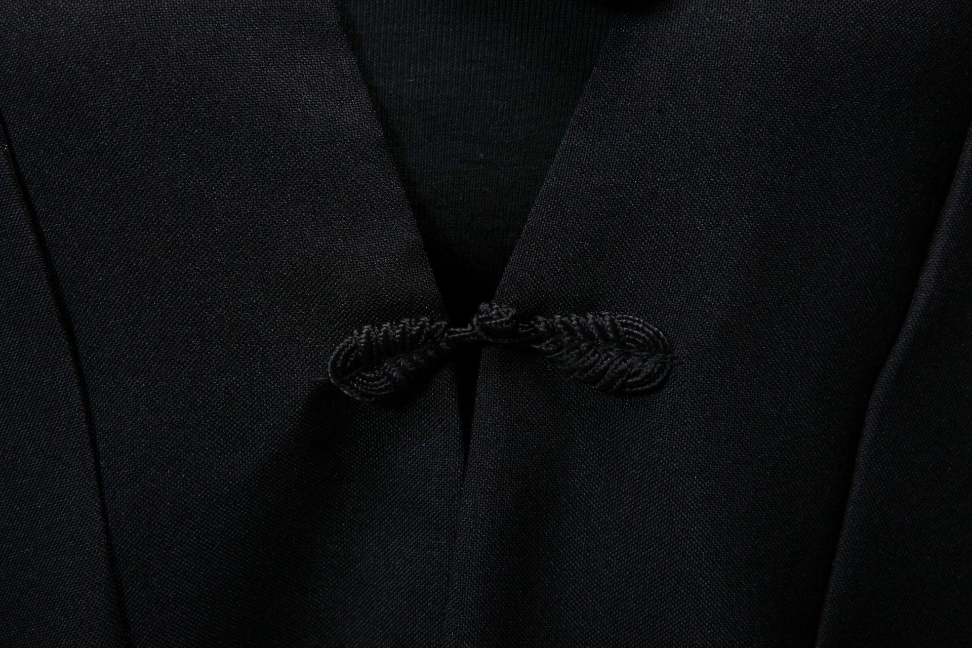 下面介绍一下学士服颜色的分类: 绿色:农学学士 灰色:管理学学士,经济