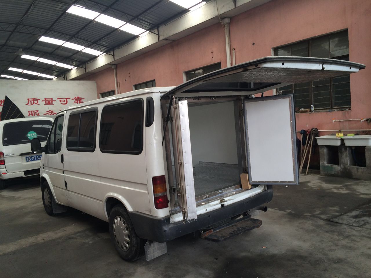 低顶全顺面包车改装冷藏车*冷藏车*地下限高停车场用*松寒供应