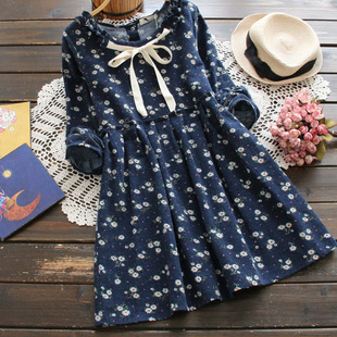 碎花长袖棉布连衣裙