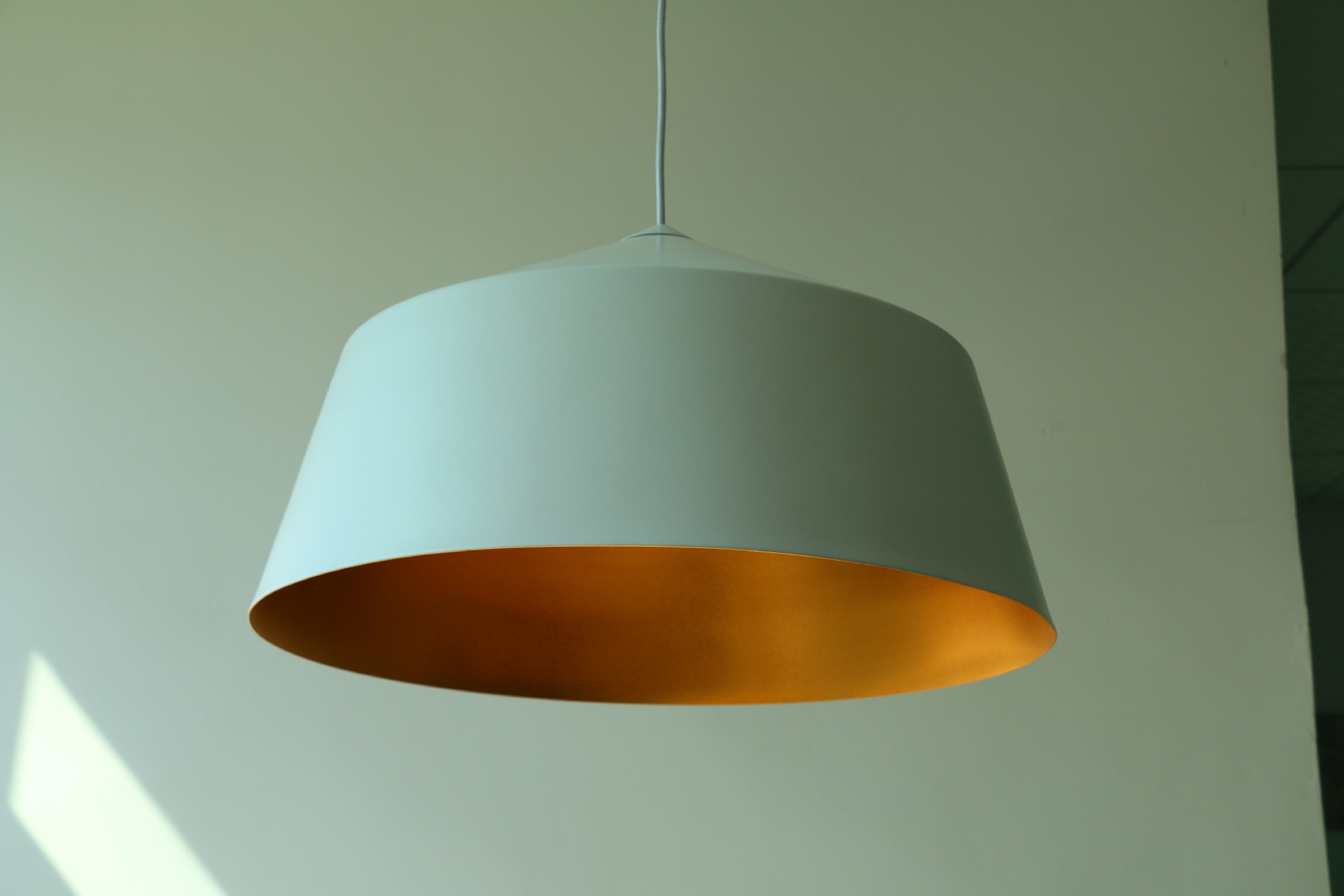 现代简约circus 家居/酒店/工程/马戏团 烤漆铝罩经典设计吊灯