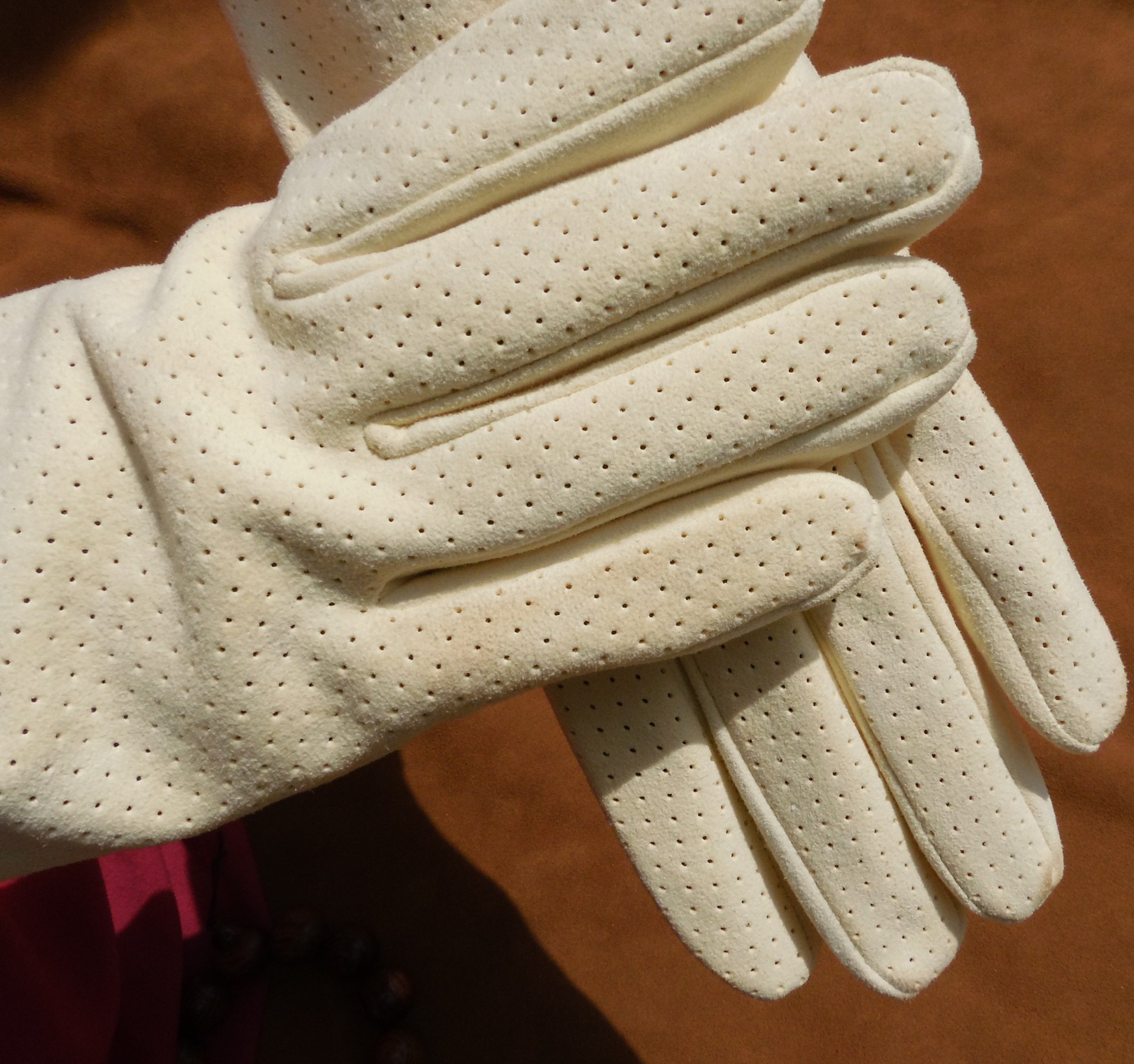 超透气打孔麂皮手套,鹿皮手套,星月紫檀黄花梨崖柏