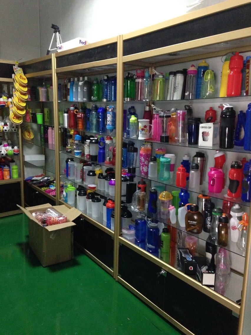 日用百货 批发零售 礼物篮球折叠水壶 远销海内外 运动水壶