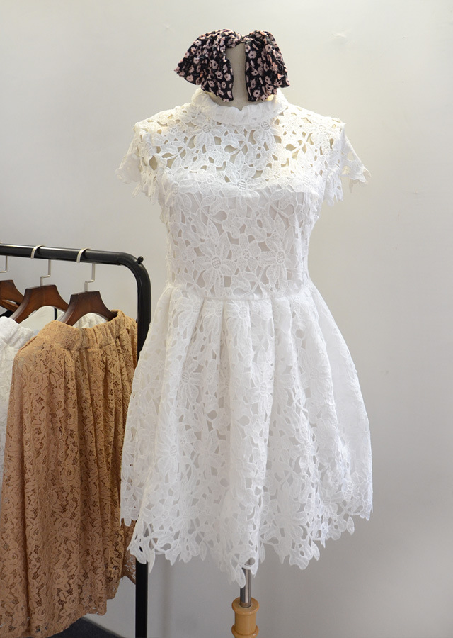 2015 水溶花立领蕾丝露背修身高腰短袖蓬蓬裙蕾丝连衣裙