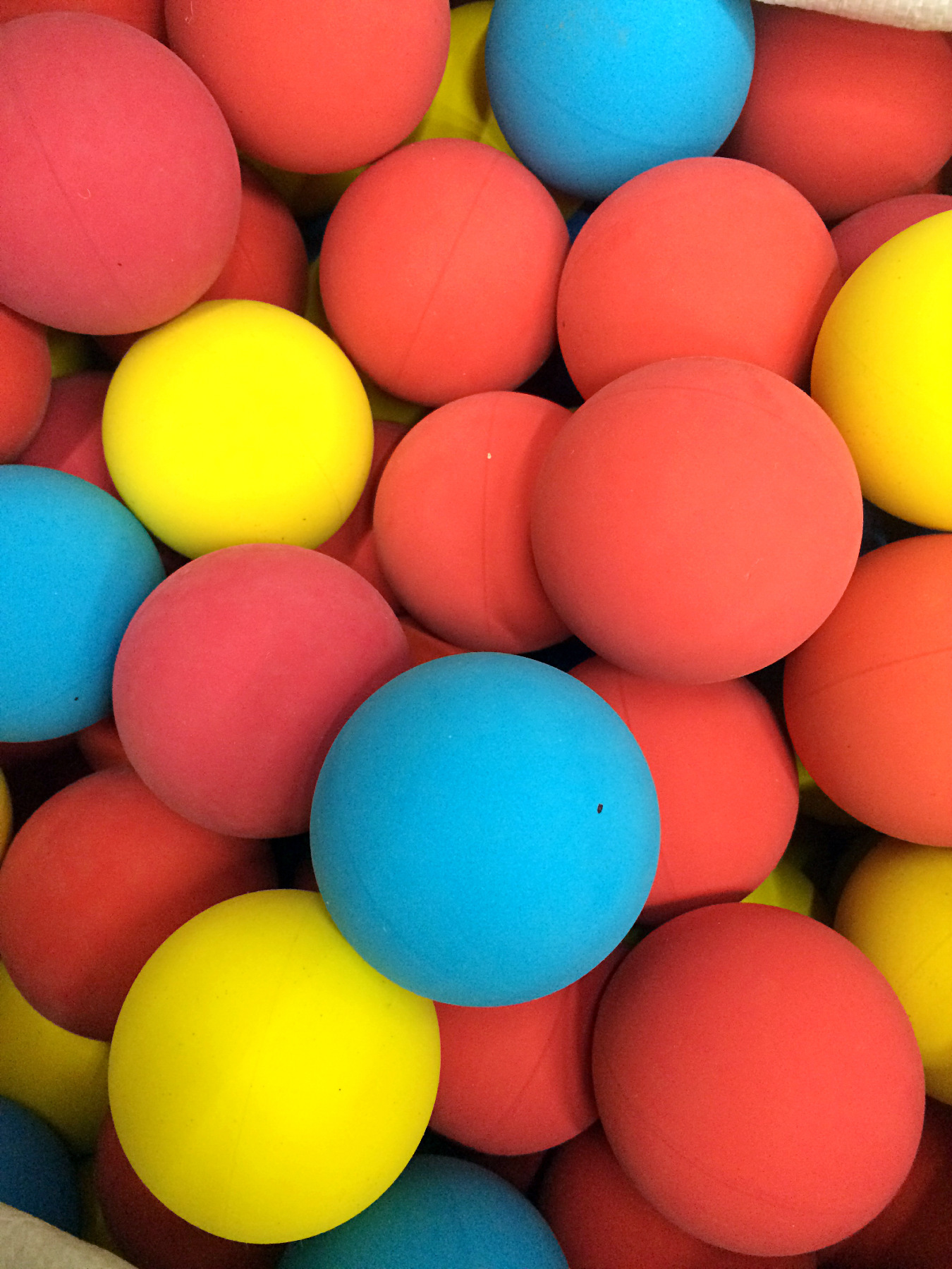 5cm美式标准壁球 橡胶空心球 壁厚5mm 高弹跳特价直销爆款