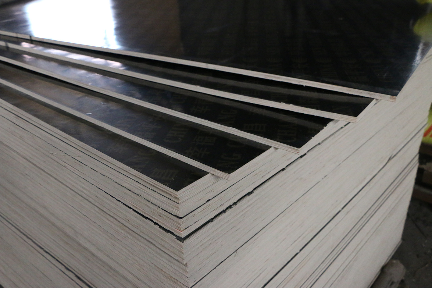 厂家供应高质量建筑模板 棕膜建筑清水模板整芯杨木板不带字0