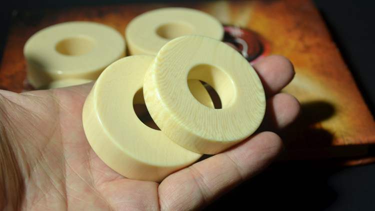 高仿象牙圈子 骨粉树脂仿象牙果平安扣吊坠 面包圈 纹路清晰