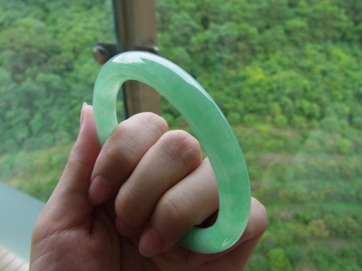 缅甸翡翠玉满绿色圆条手镯女款玉手环镯子玉饰品送证书