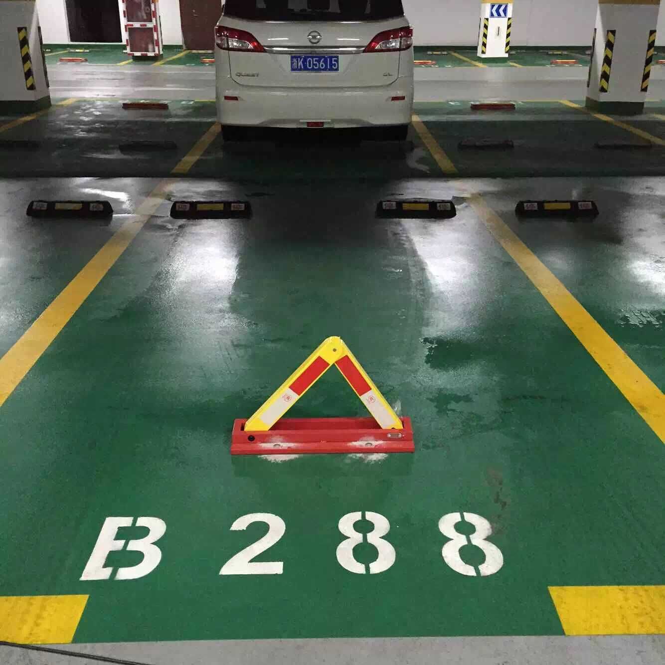 加厚车位锁地锁a型停车位地锁汽车槽钢三角占位停车锁防撞抗压