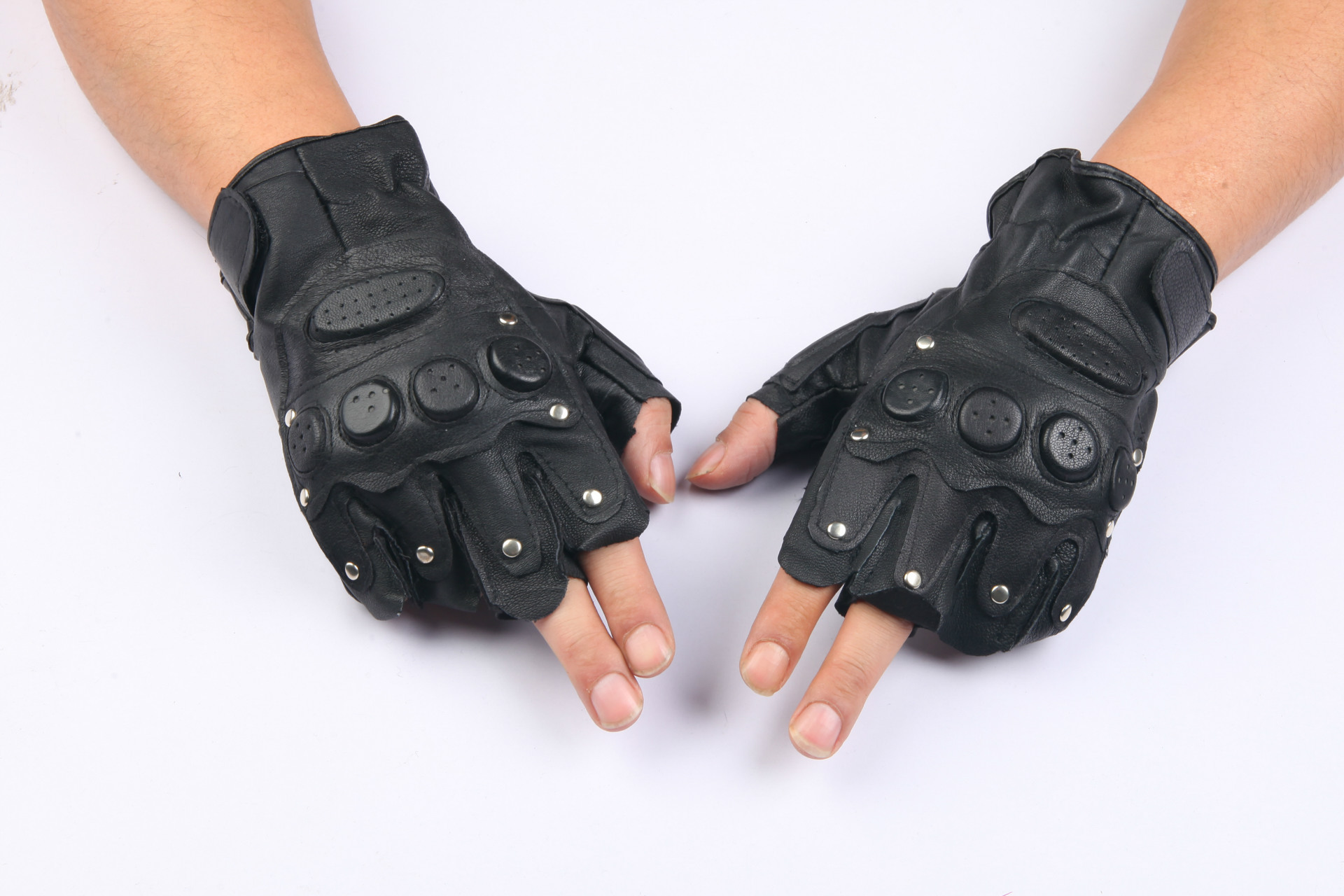 现货批发真皮半指手套 铆钉朋克 霹雳战术手套 男士户外健身手套