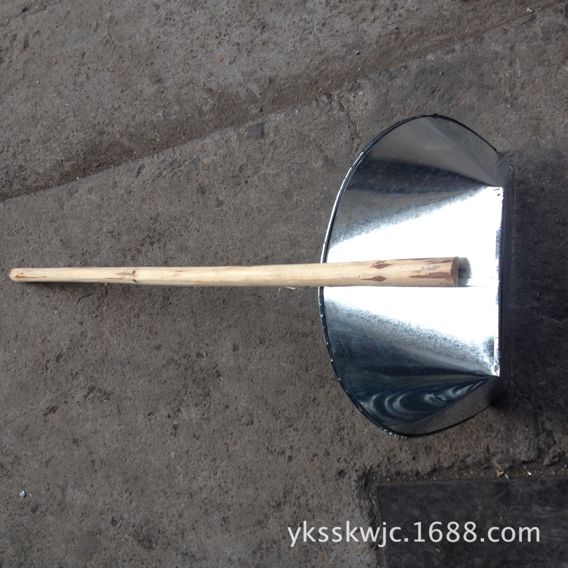 厂家直销纯手工畚斗加厚型木柄白铁皮畚箕,大号畚斗,簸箕