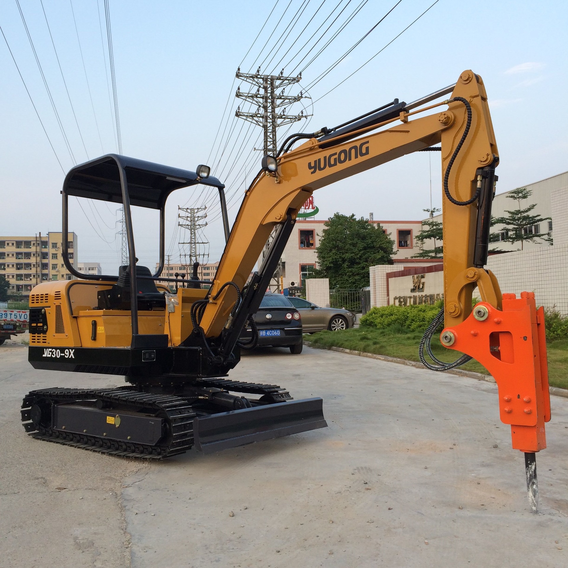 专业用于挖刨沟用的小型挖掘机