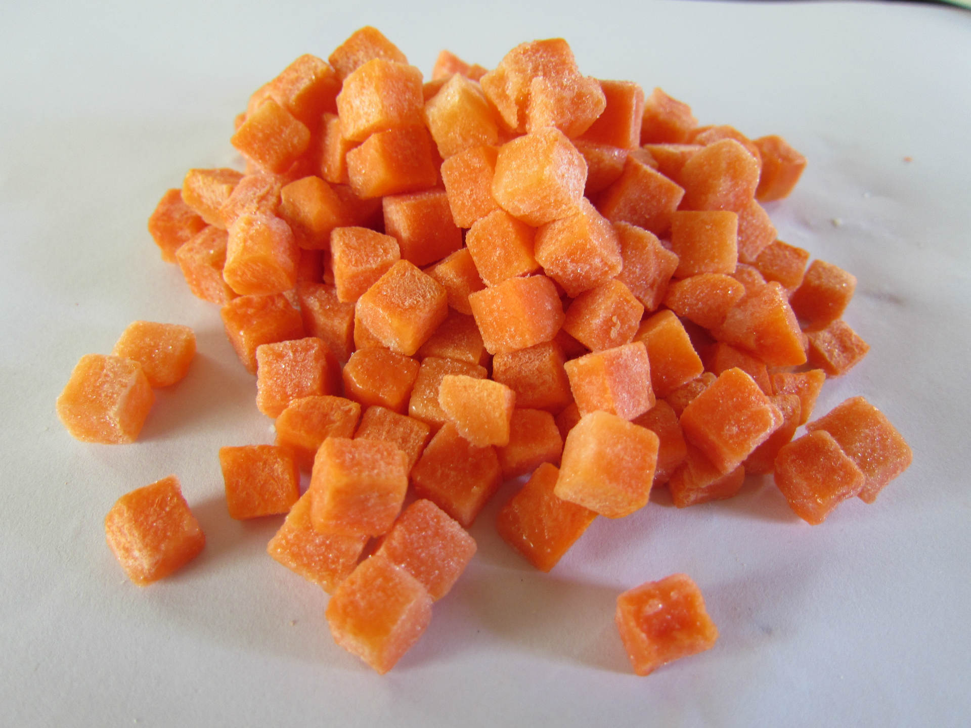 厂家直销冷冻胡萝卜丁速冻红萝卜丁冷冻蔬菜b级品