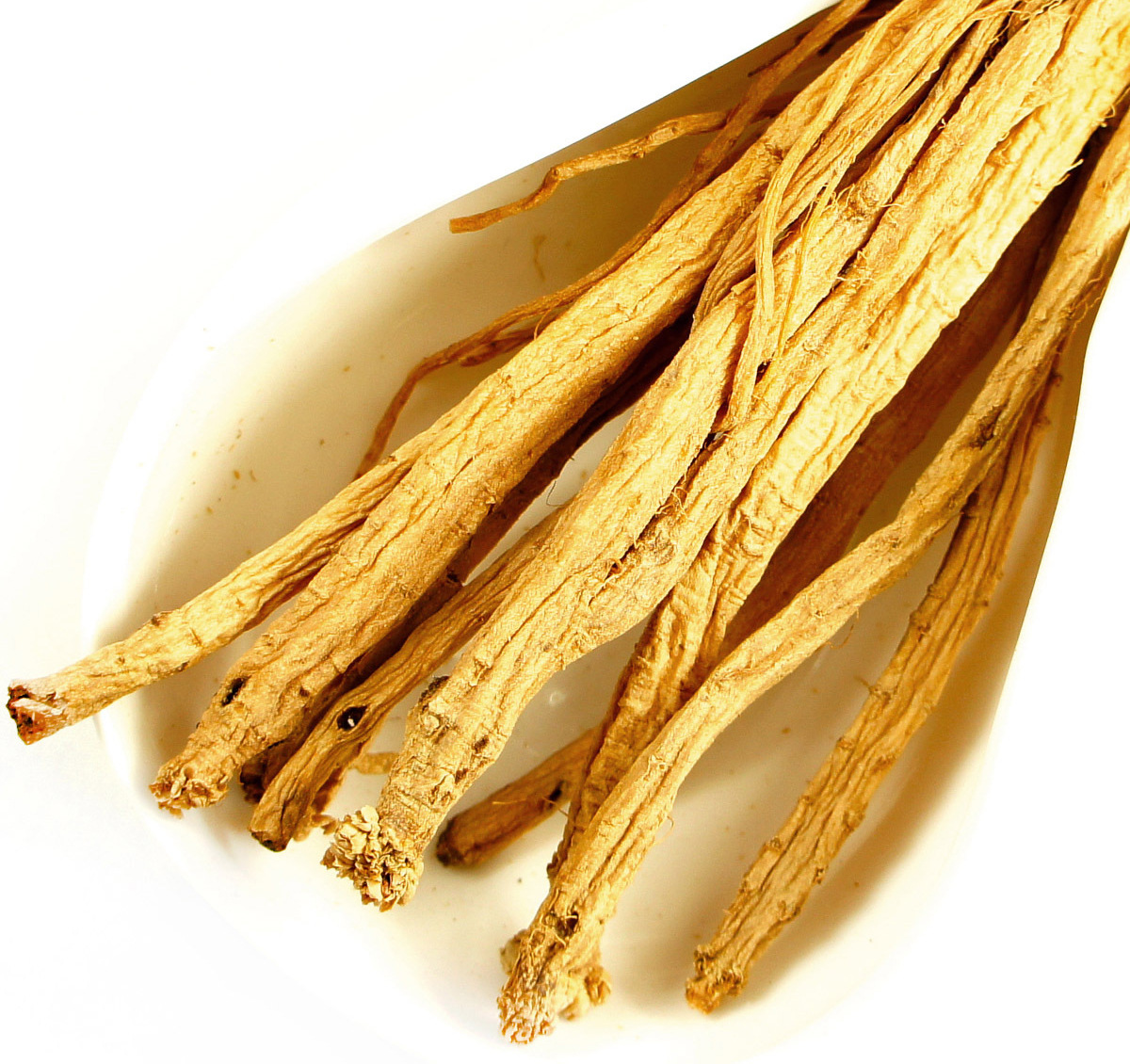 材料:党参10克,黄芪10克,枸杞5克,甘草1片,水四碗.