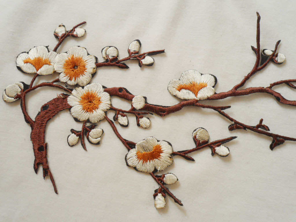 厂家服装绣花diy领花舞蹈服花朵刺绣一剪梅梅花布贴烫熨绣花贴