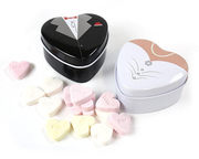 厂家定制最新欧式马口铁盒  新娘新郎款心形铁盒 喜糖盒免费拿样.