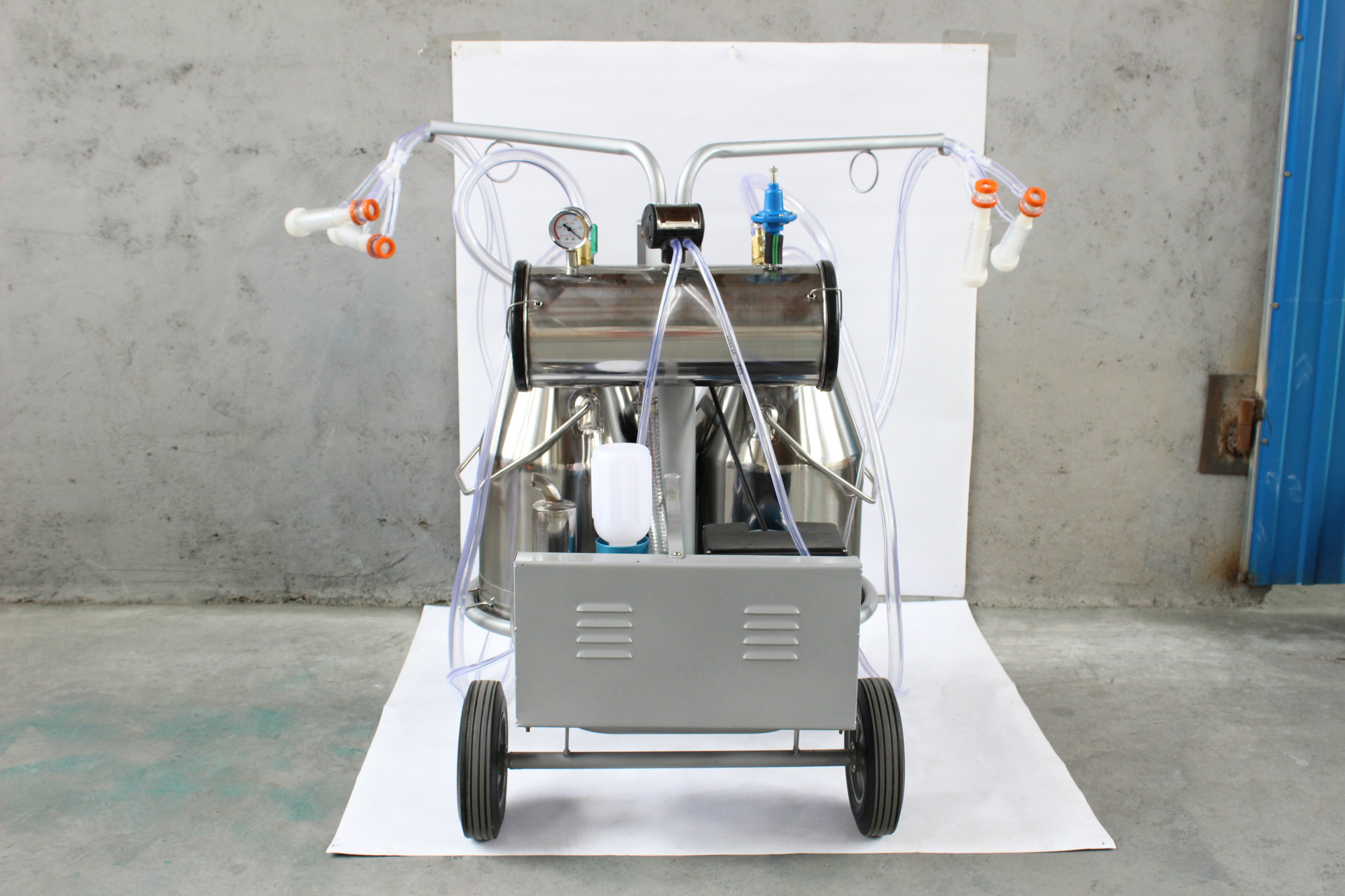 供应 家用真空脉动式双桶牛用挤奶机 奶牛吸奶器 自动化挤奶机器