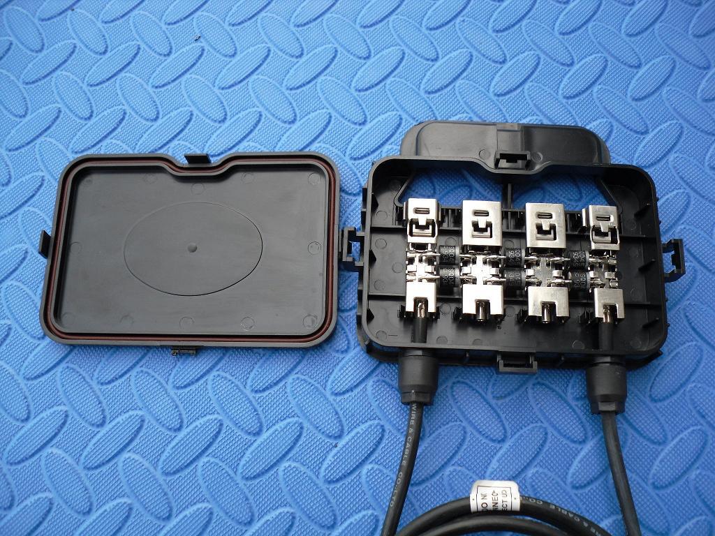 太阳能光伏组件接线盒