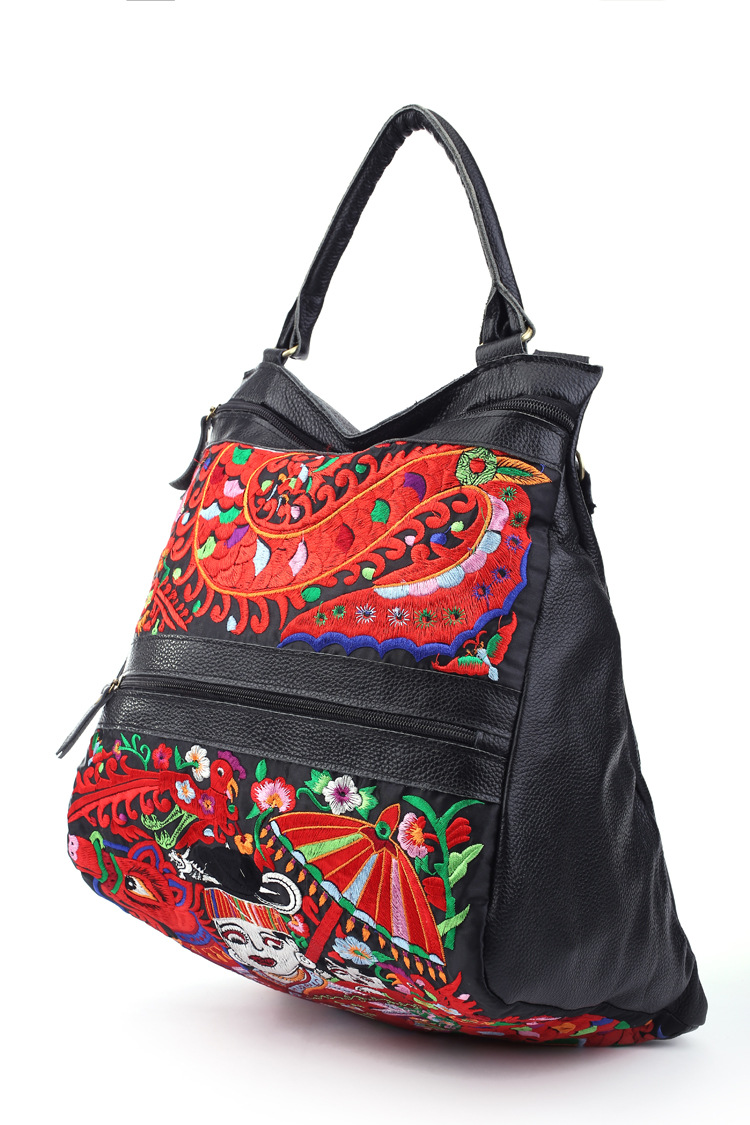 优雅而时尚,民族韵味十足,虽然是民族风包,我们的包设计理念是以百搭