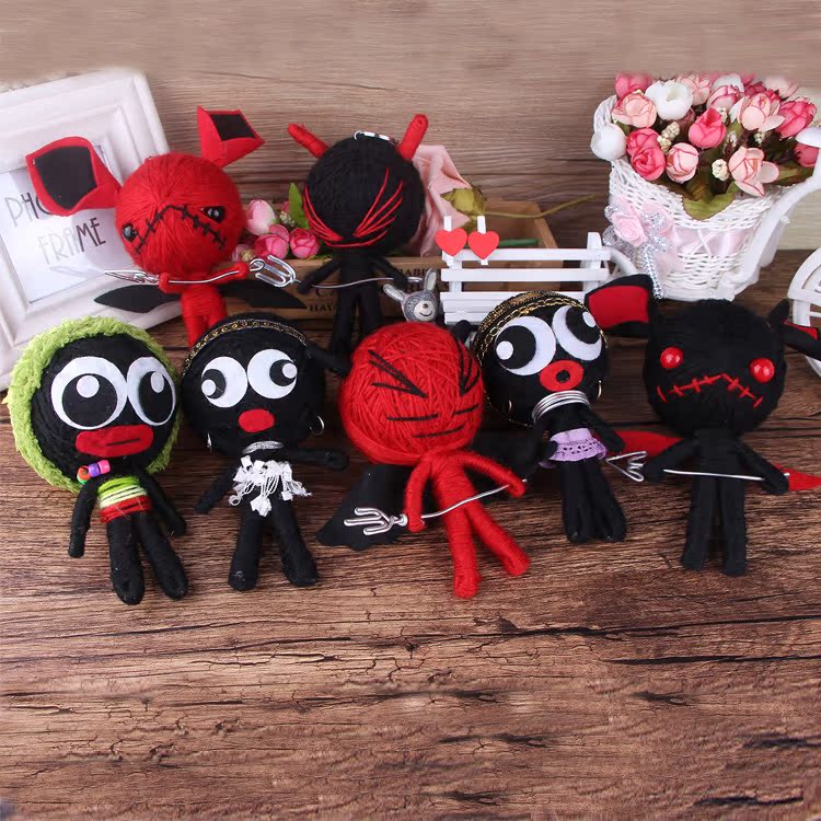 厂家批发正版泰国巫毒娃娃诅咒搞怪手工挂件服饰鞋配件欢乐颂同款