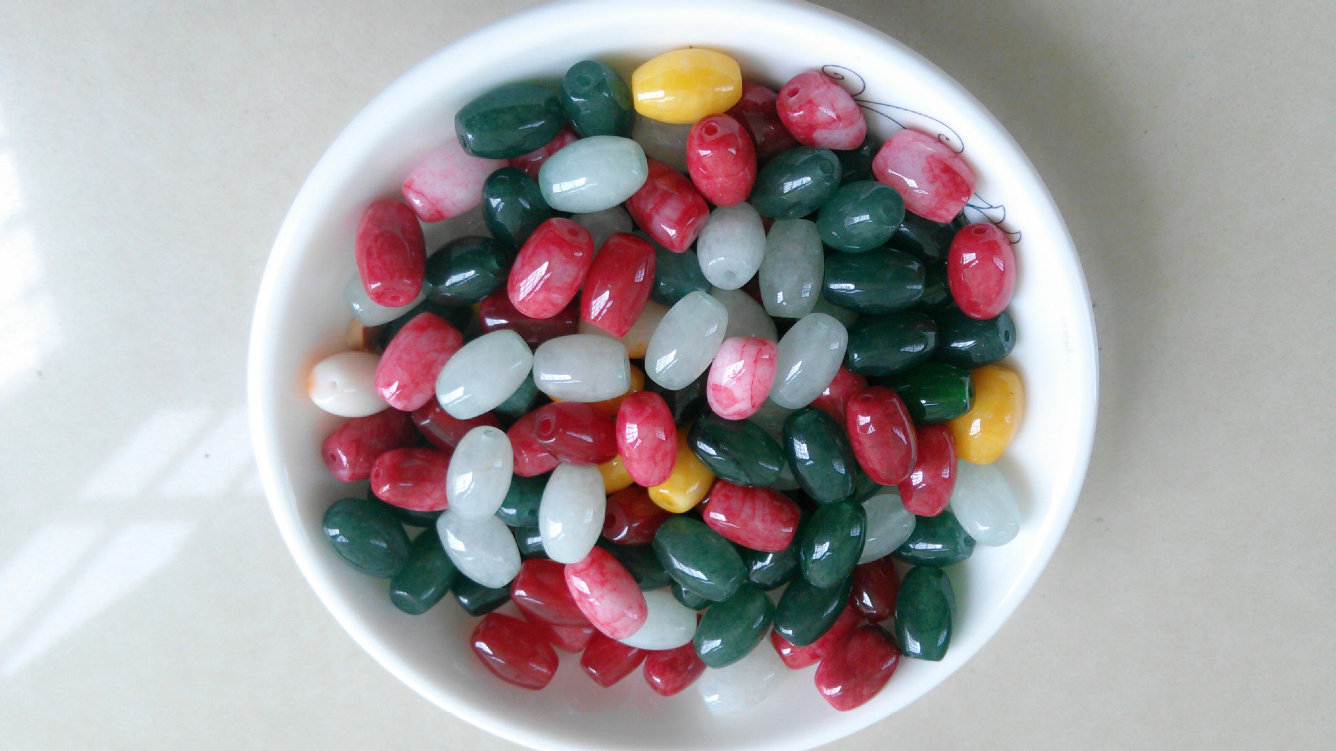 云南七彩玉石 跑江湖地摊新产品 玉石边角料 云南瑞丽七彩玉石