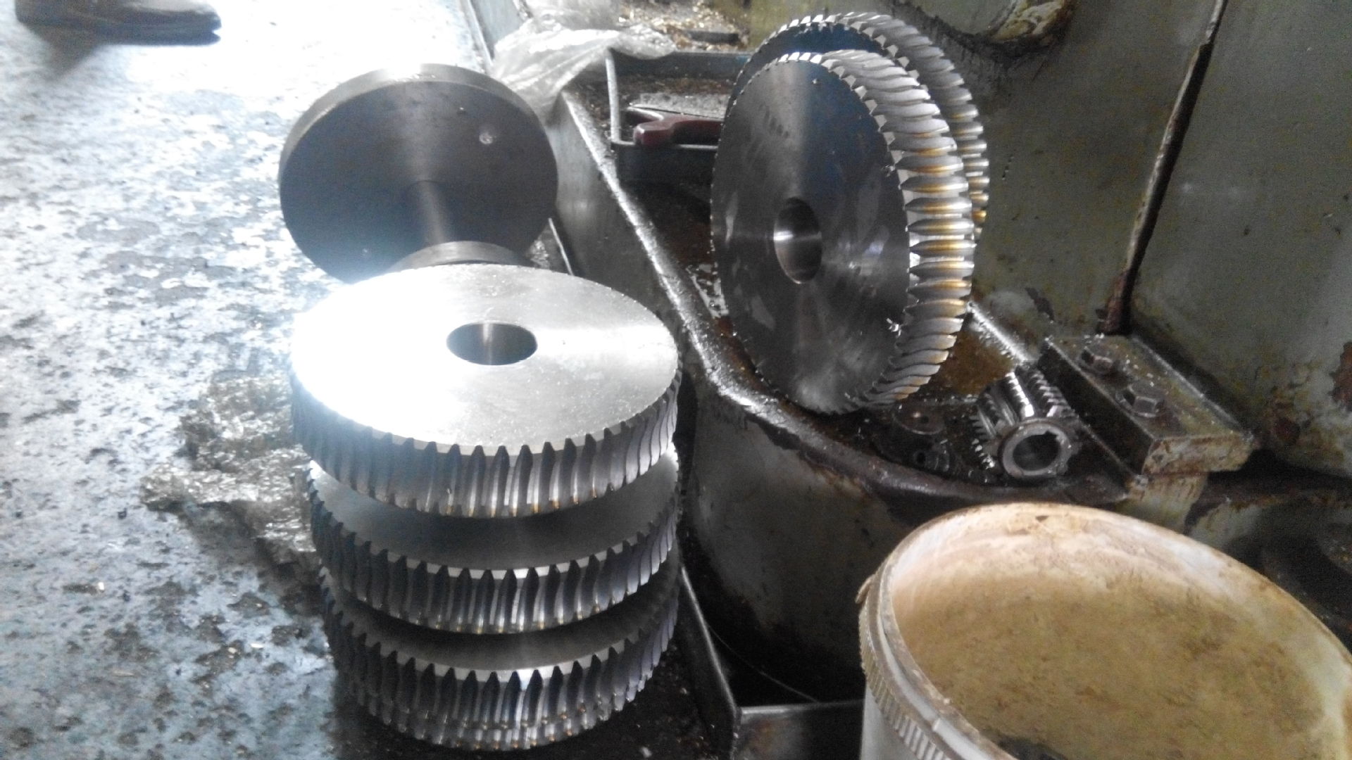 加工各种材质蜗杆蜗轮蜗杆涡轮齿轮来图来样加工定做