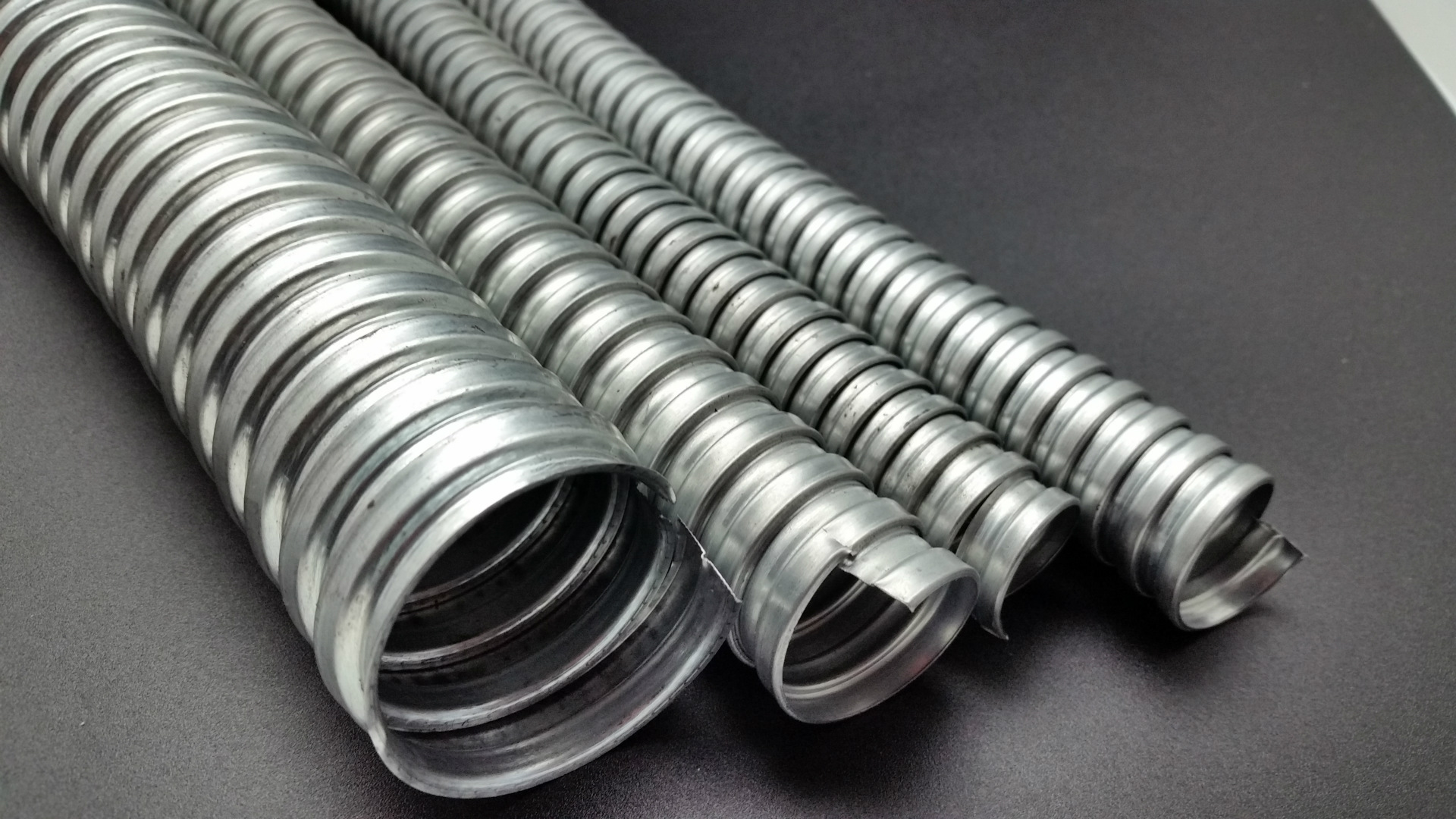 供应镀锌穿线软管 镀锌软管 镀锌金属软管 镀锌蛇皮管20