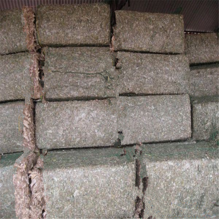 玉米杆打捆饲料 牛羊饲料 食用适口性好,营养价值高,秸秆饲.