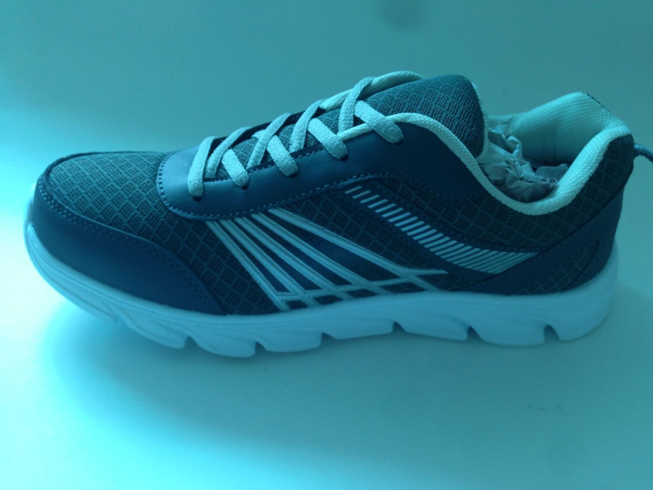 火炬2015年新款当季低帮网布运动鞋 厂家直销