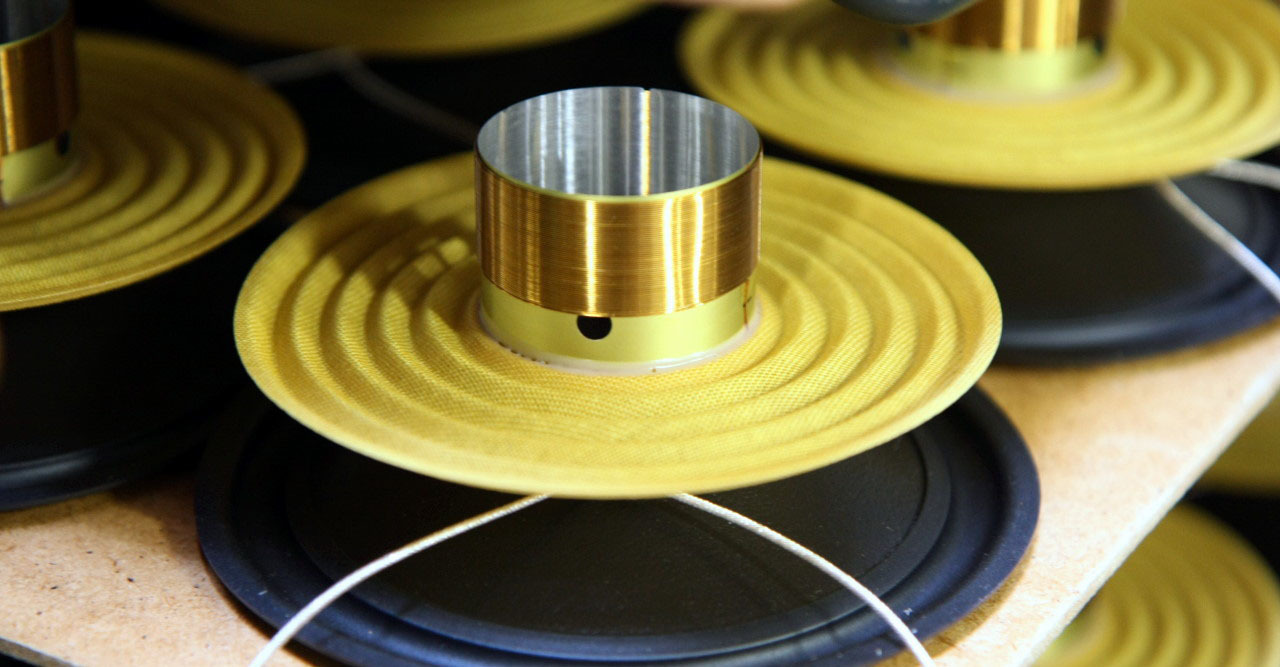 新闻中心 蓝牙音箱喇叭部件弹波的作用   ,绢,玻璃