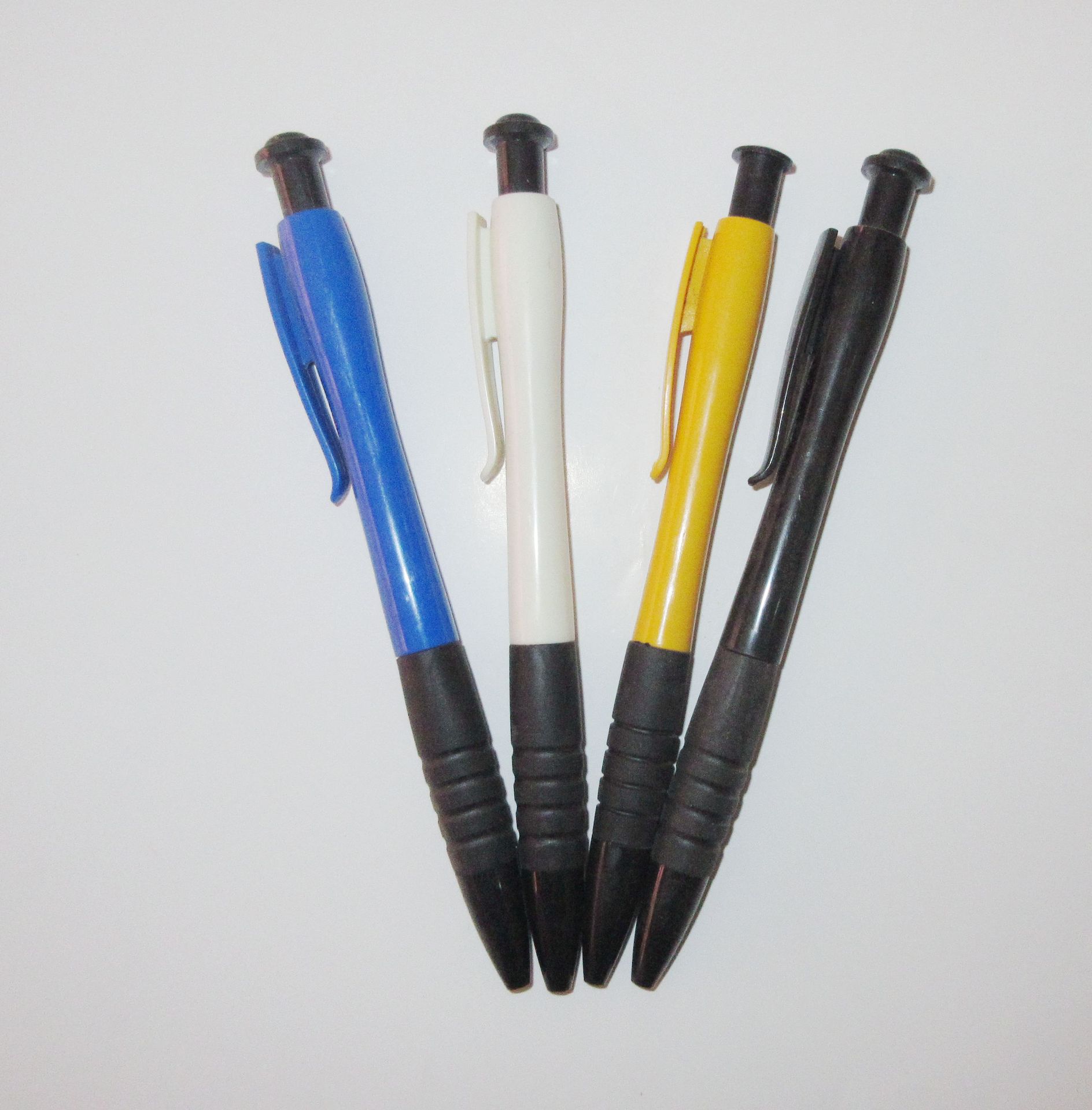 厂家直销2055圆珠笔顺滑正在热卖中