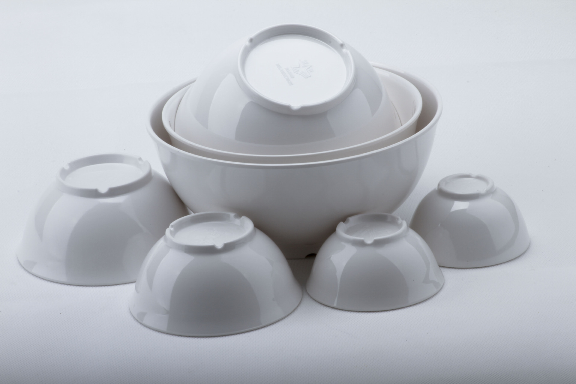 厂家**美耐皿仿瓷餐具牙白光面饭碗密胺汤面碗碗公餐厅家庭用.