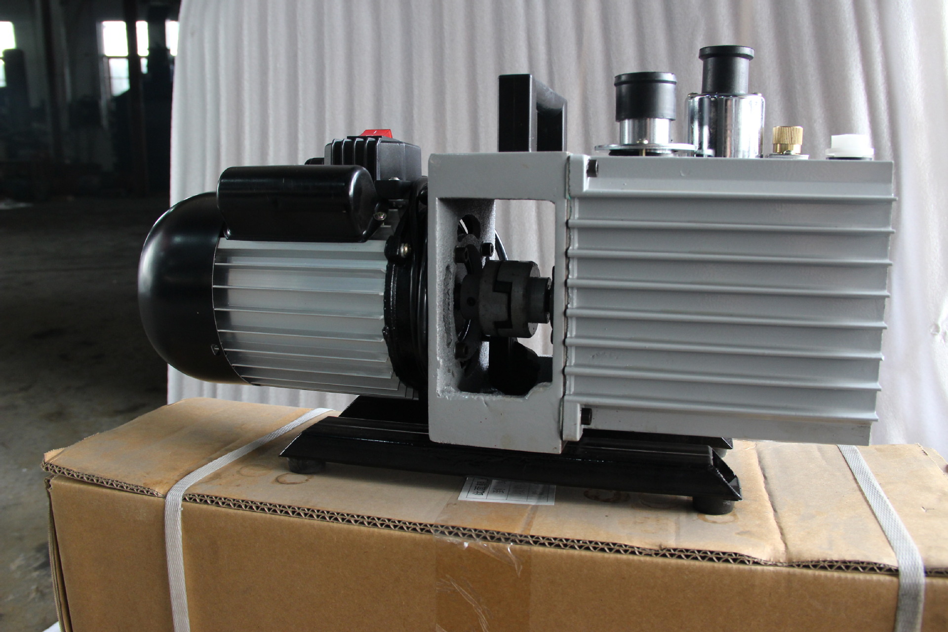 供应旋片真空泵 2xz气体捕集真空泵 2xz-4优质旋片式真空泵