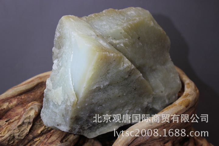 1.09公斤糖白镯子料