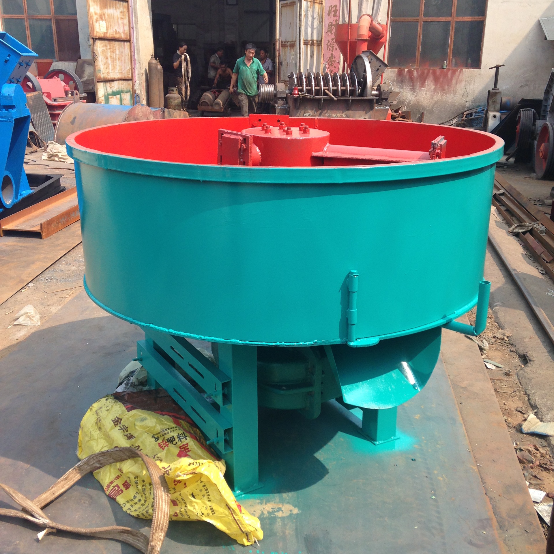 飞创直销矿粉搅拌机 自动上料混合搅拌机 多功能平口搅拌机