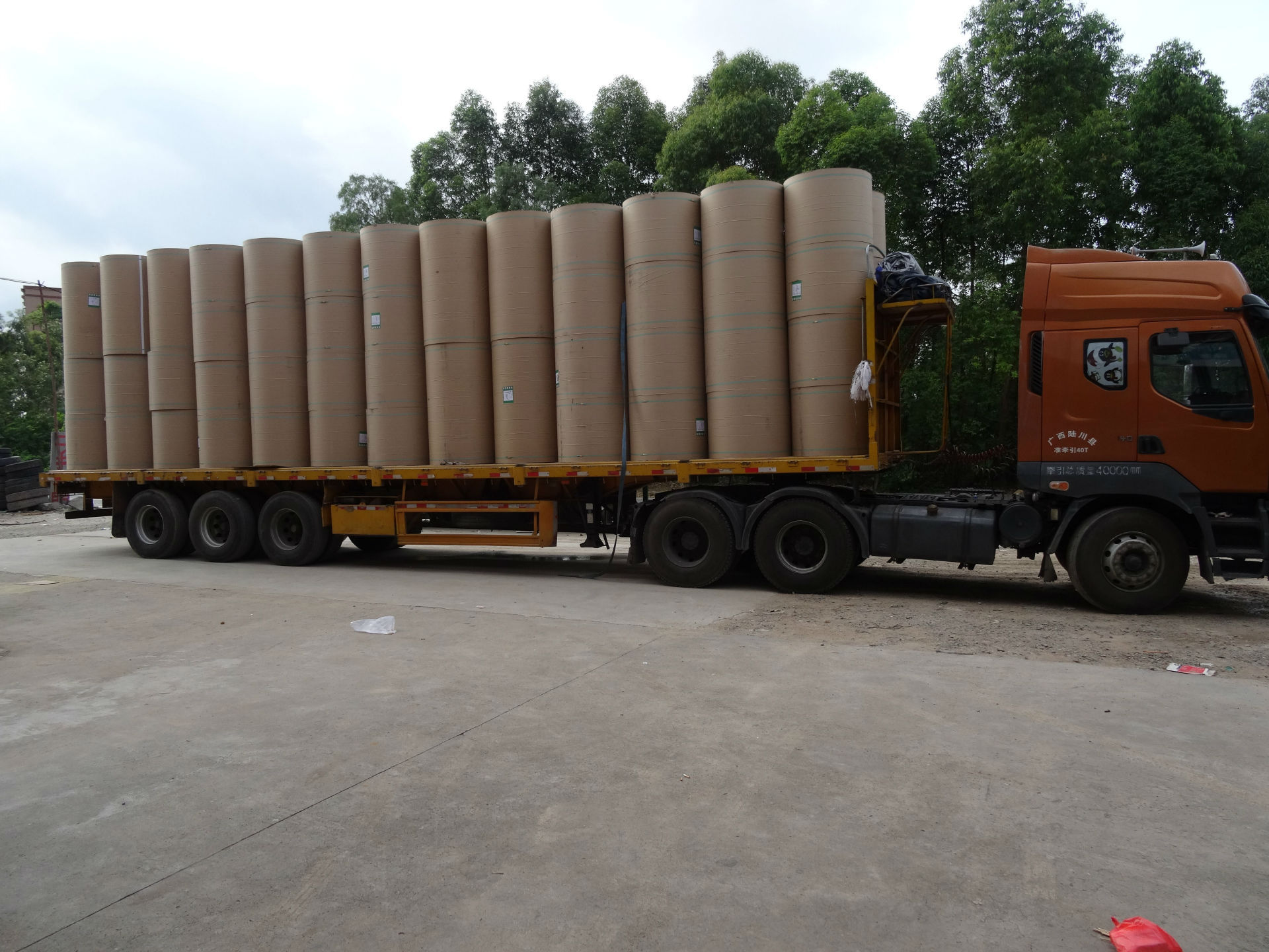 亮福纸品供应白色牛卡纸 120-450克白牛皮纸 各种纸盒白牛卡纸