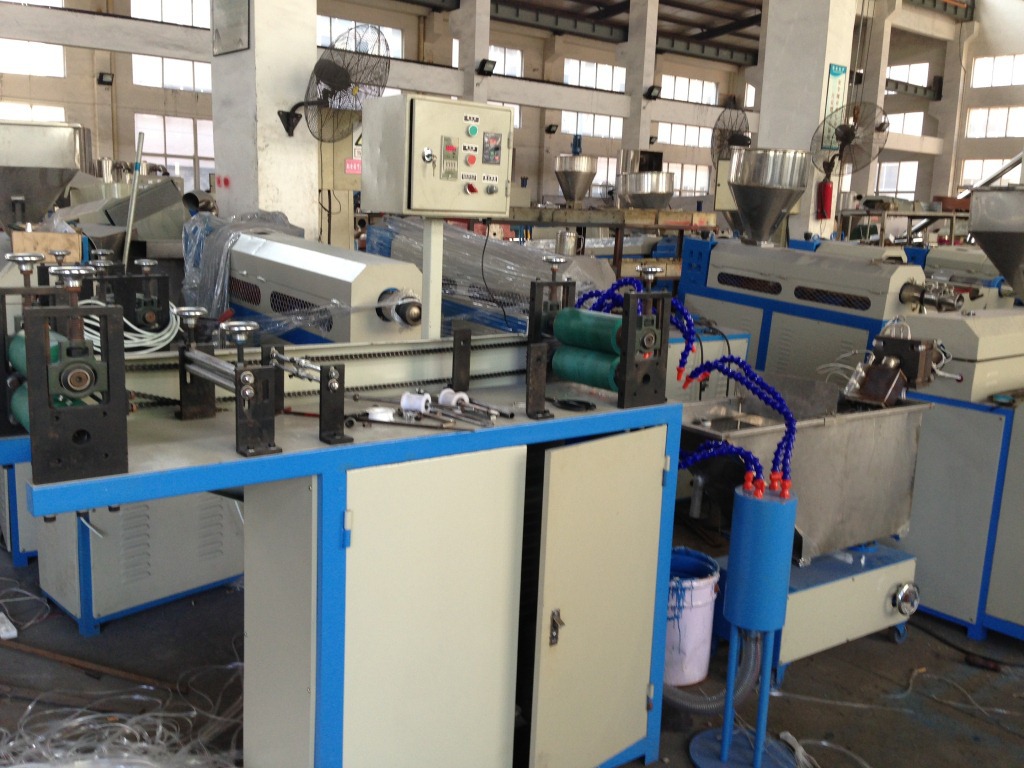 供应pp拉链挤出设备 pe拉链挤出机 服装袋夹链挤出机 食品袋夹链