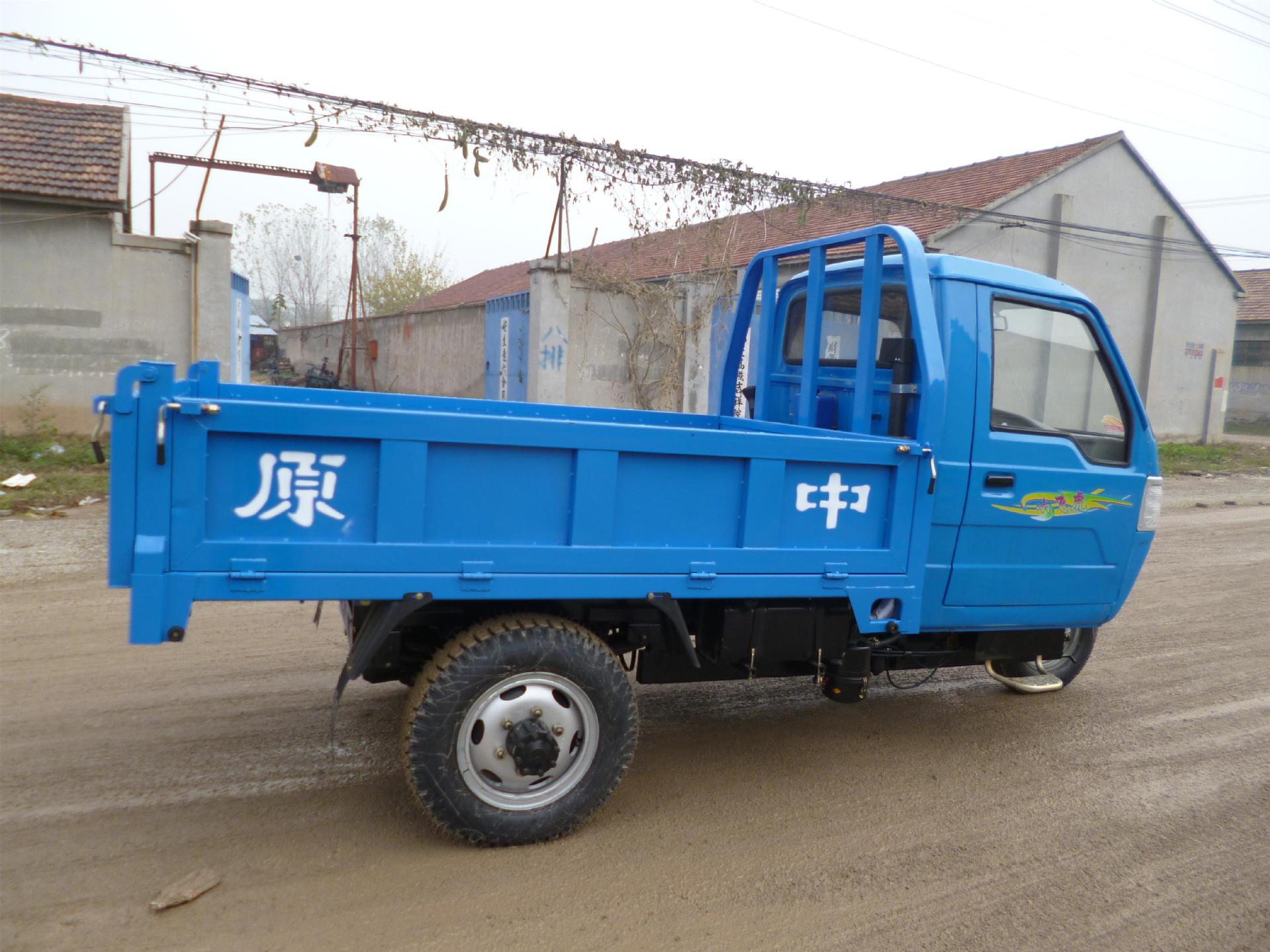 单缸柴油机,轴传动农用自卸三轮汽车,动力强劲不丢失,载重量大